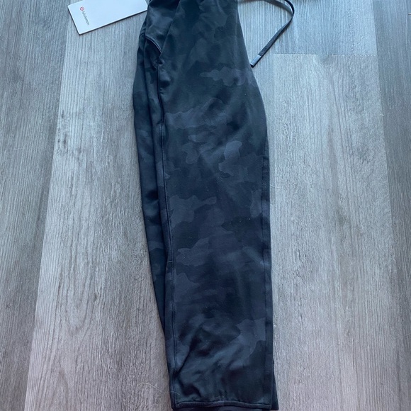 Lululemon ready to rulu jogger crop - Picture 2 of 3